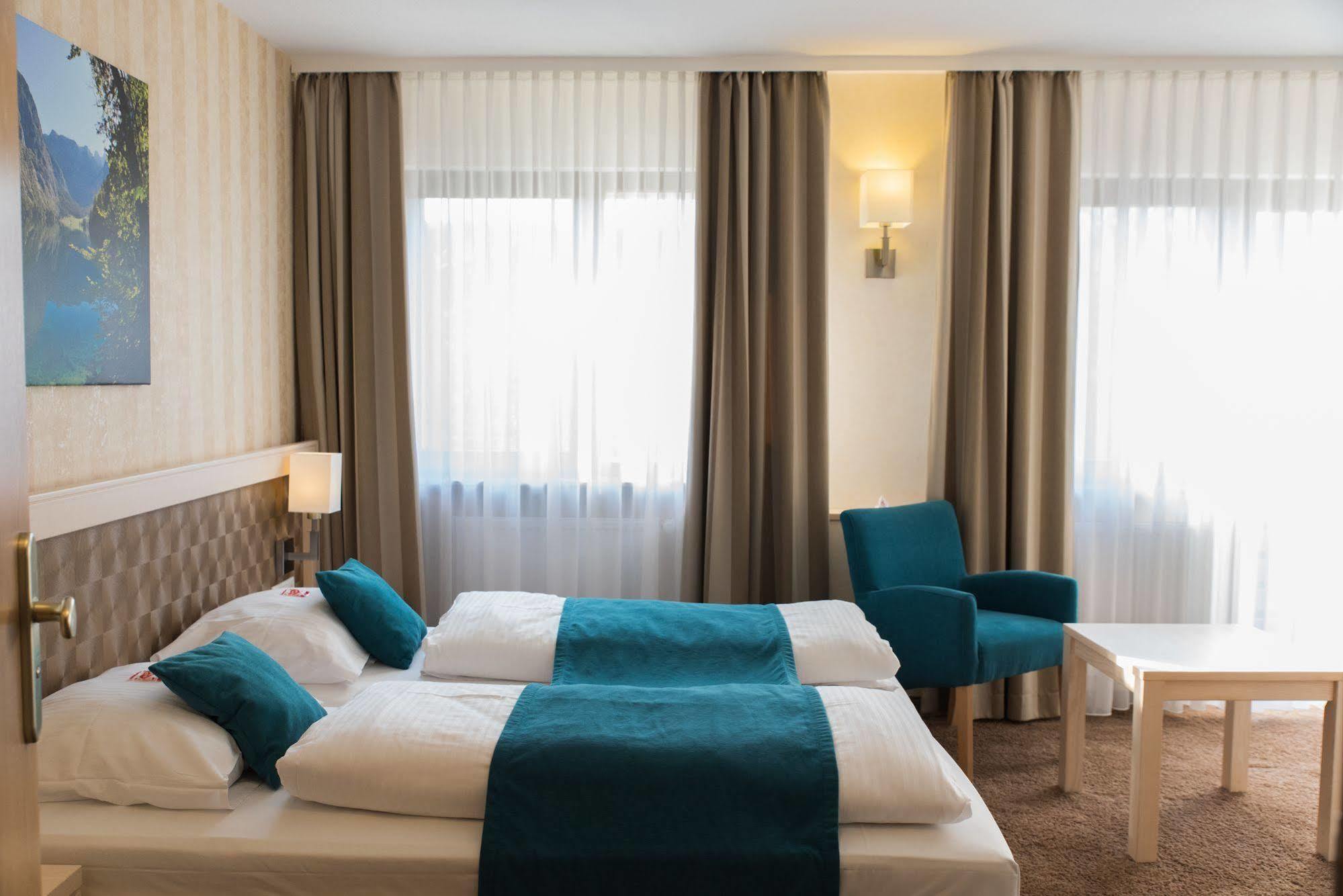 Waldhotel เคลไคม์ ภายนอก รูปภาพ