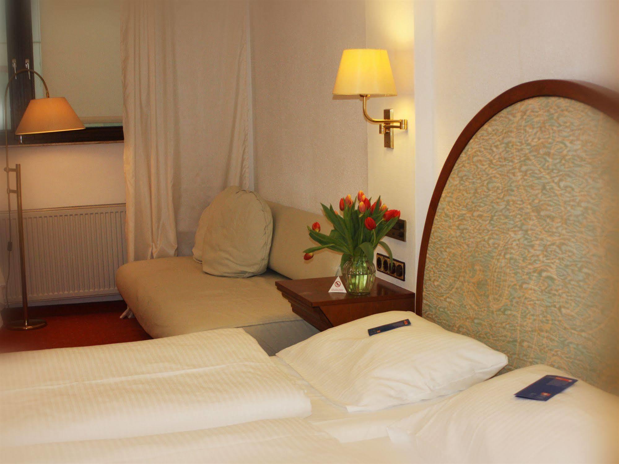 Waldhotel เคลไคม์ ภายนอก รูปภาพ