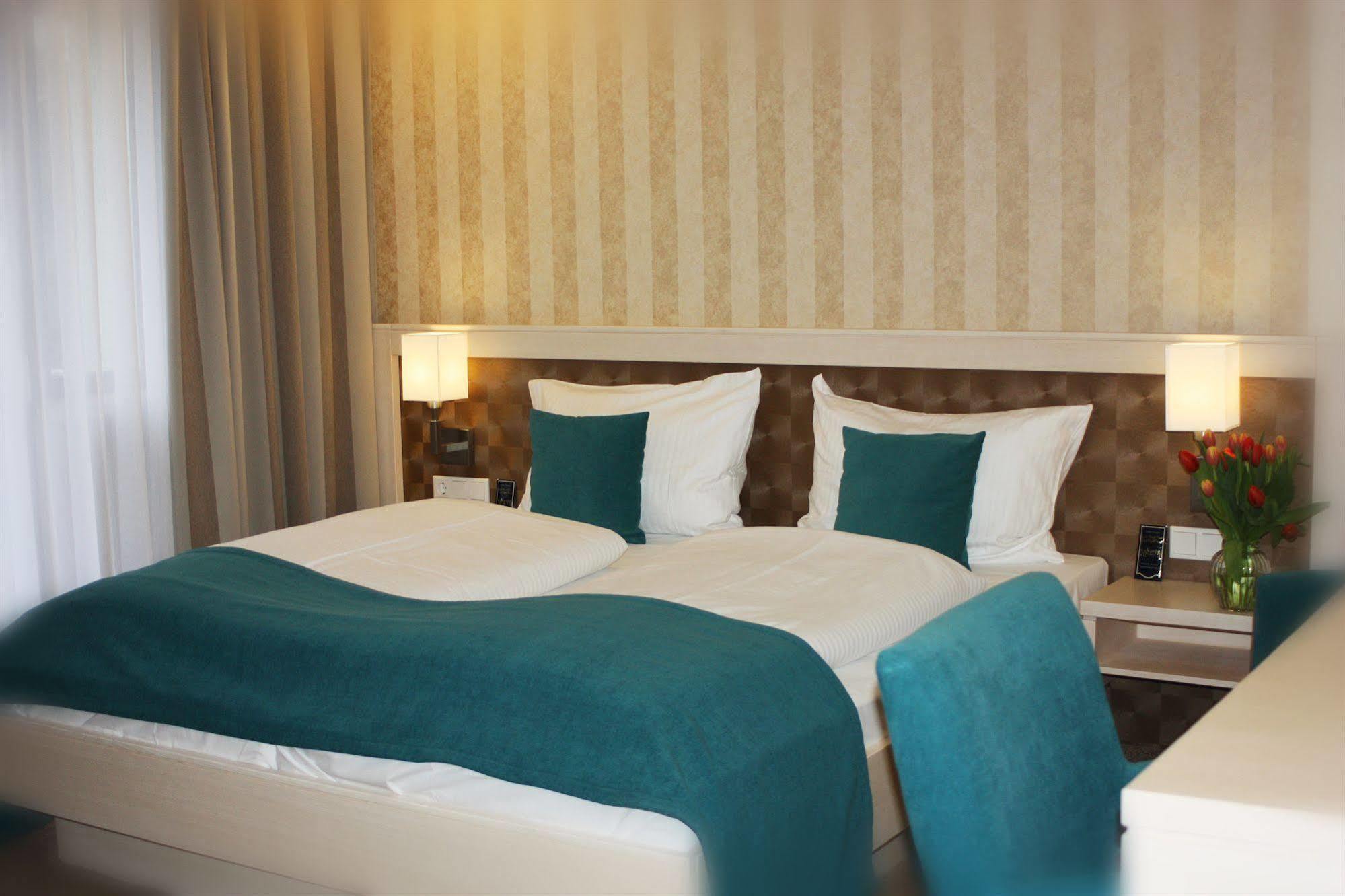 Waldhotel เคลไคม์ ภายนอก รูปภาพ