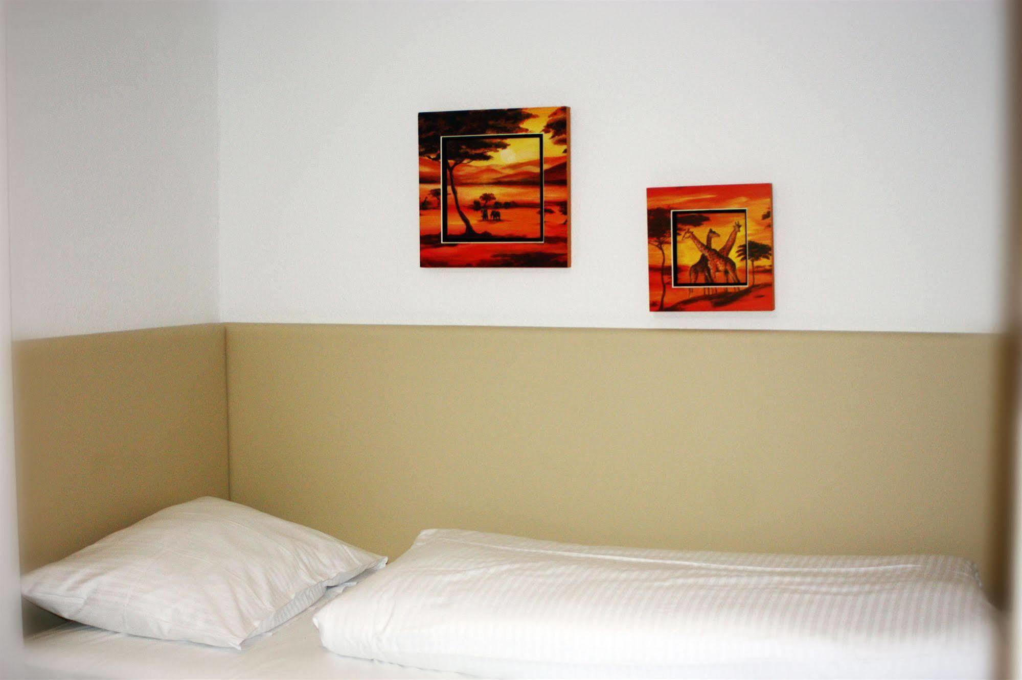 Waldhotel เคลไคม์ ภายนอก รูปภาพ